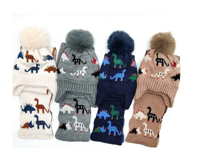Dino muts met sjaal en ponpon
