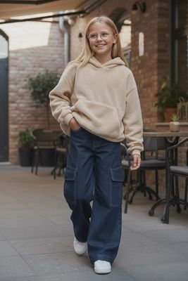 Donkere jeans meisjes