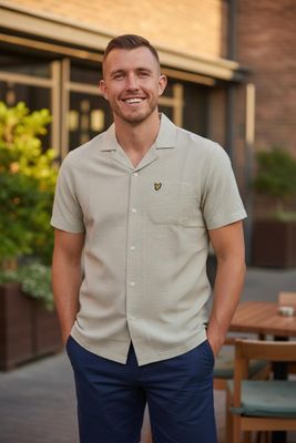 Hemd in zeer zomers stof