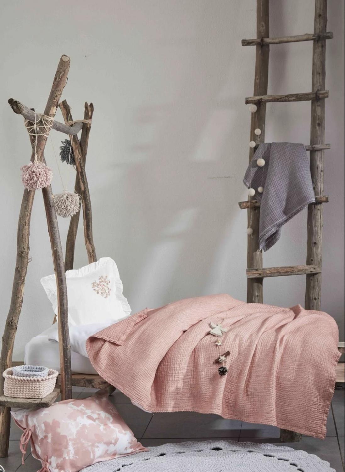 Ecocotton Berin Baby Bedspread 100% Organic Cotton Muslin Hand Embroidered Powder 120x170 Cm