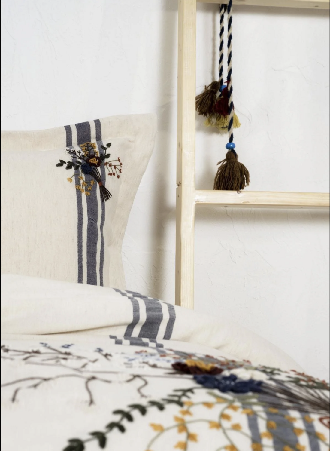 Charla 2 Person Duvet Cover Set 100% Organic Cotton Hemp Blend Ecru-Navy Blue 200x220 Cm