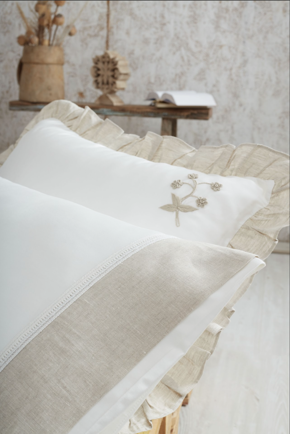 Ecocotton Ayliz Çift Kişilik Nevresim Takımı %100 Organik Pamuk Saten El Nakışlı Krem 200x220 Cm