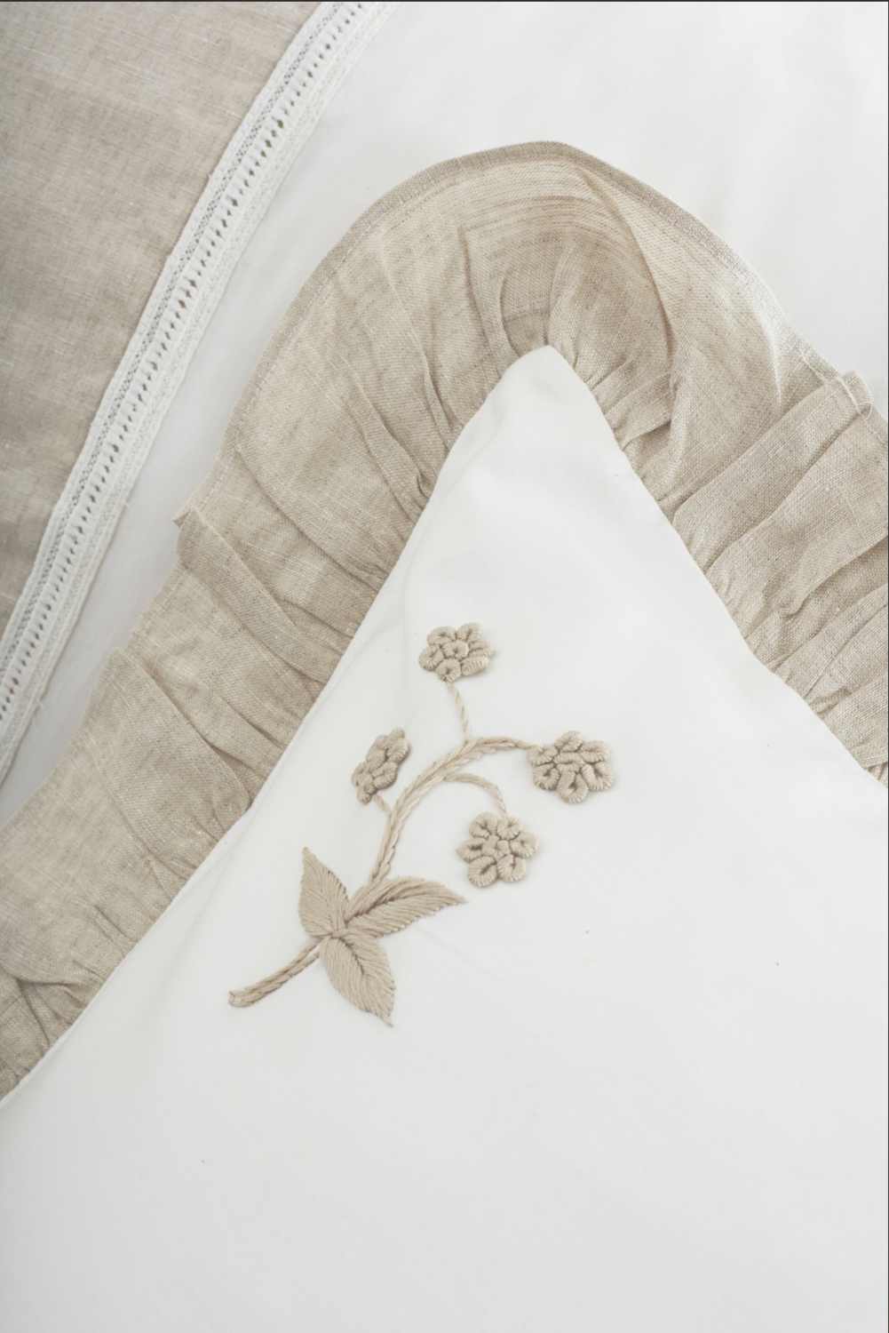 Ecocotton Ayliz Çift Kişilik Nevresim Takımı %100 Organik Pamuk Saten El Nakışlı Krem 200x220 Cm