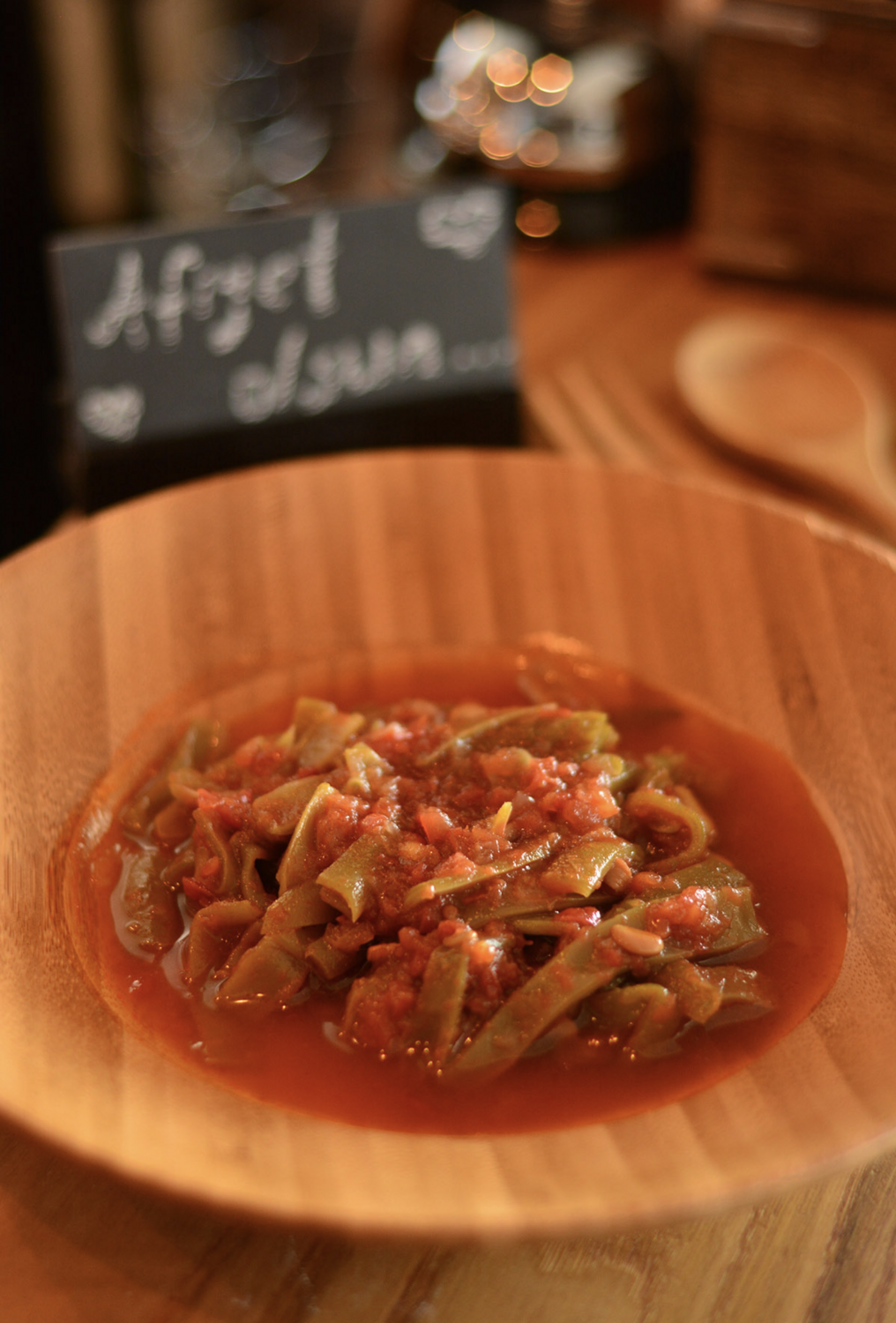 Bambum Huum Dinner Plate