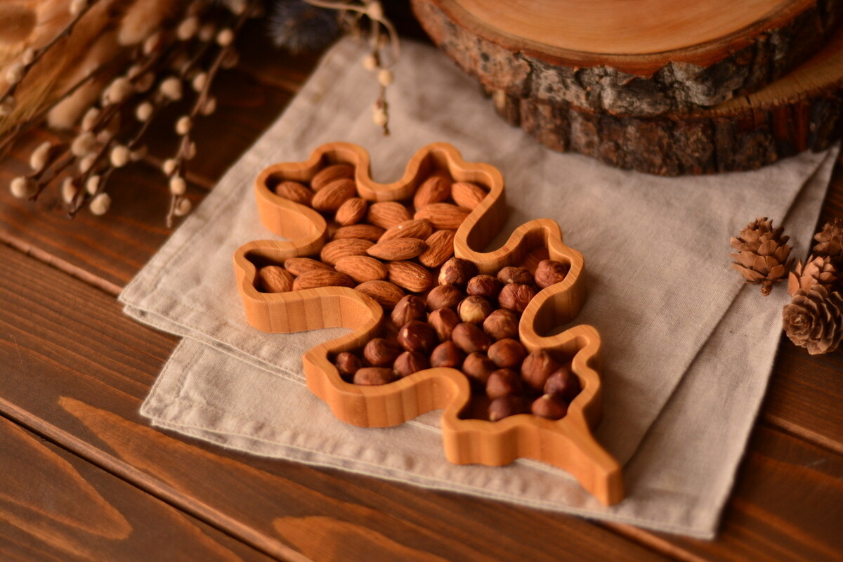 Bambum Lify Oak Shaped Snack Plate