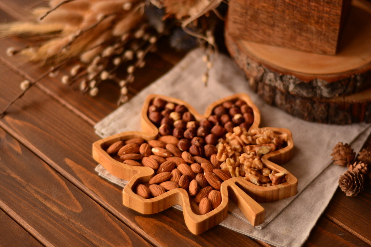 Bambum Lify Maple Shaped Snack Plate
