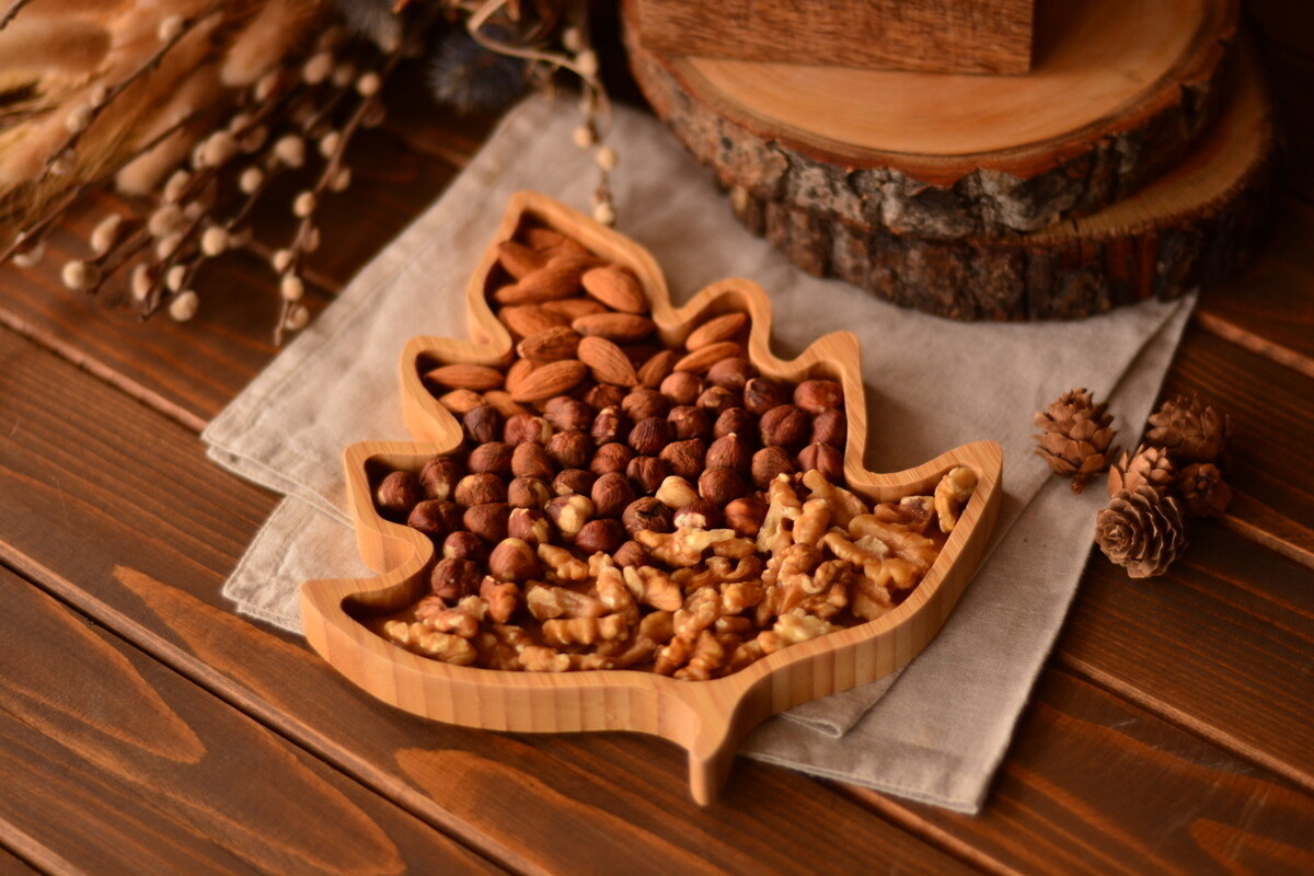 Bambum Lify Pine Shaped Snack Plate