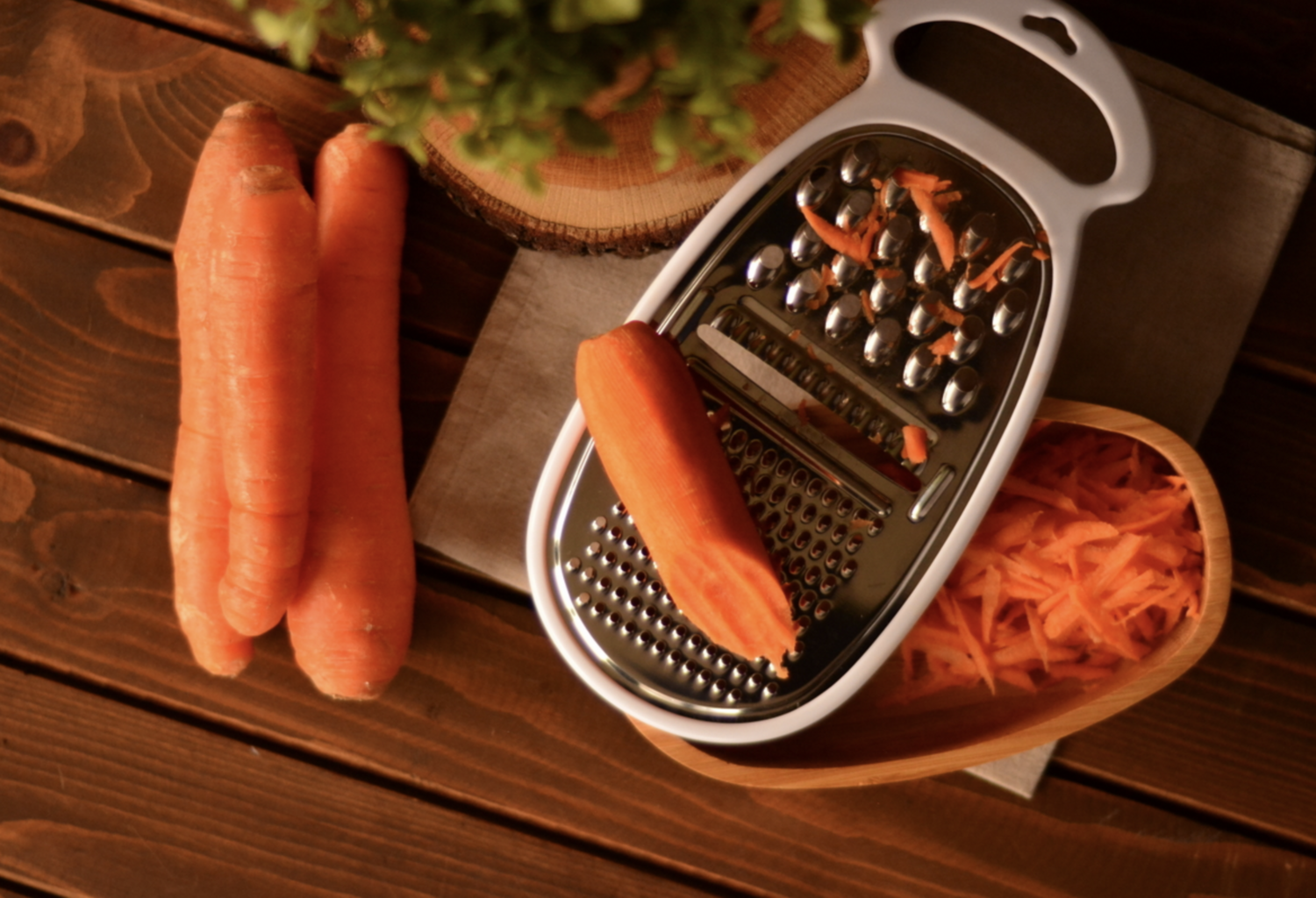 Bambum Murphy Oval Grater with Container