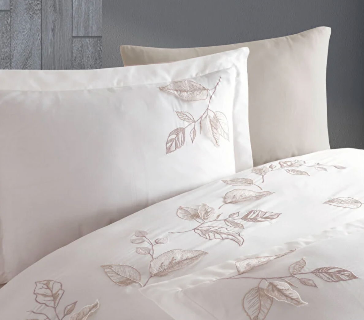 Dantela Tutku Two-Person Embroideried Coton Sateen Duvet Cover Set