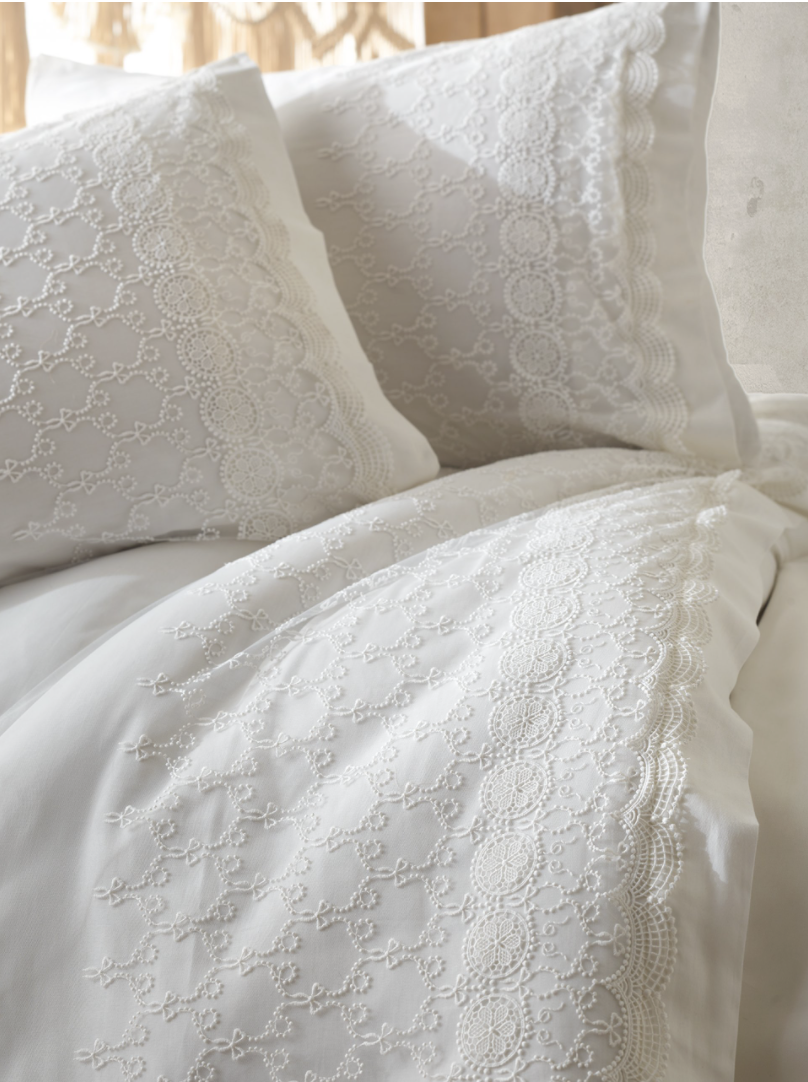 Dantela Ipek Two-Person Coton Sateen Duvet Cover Set with Guipure