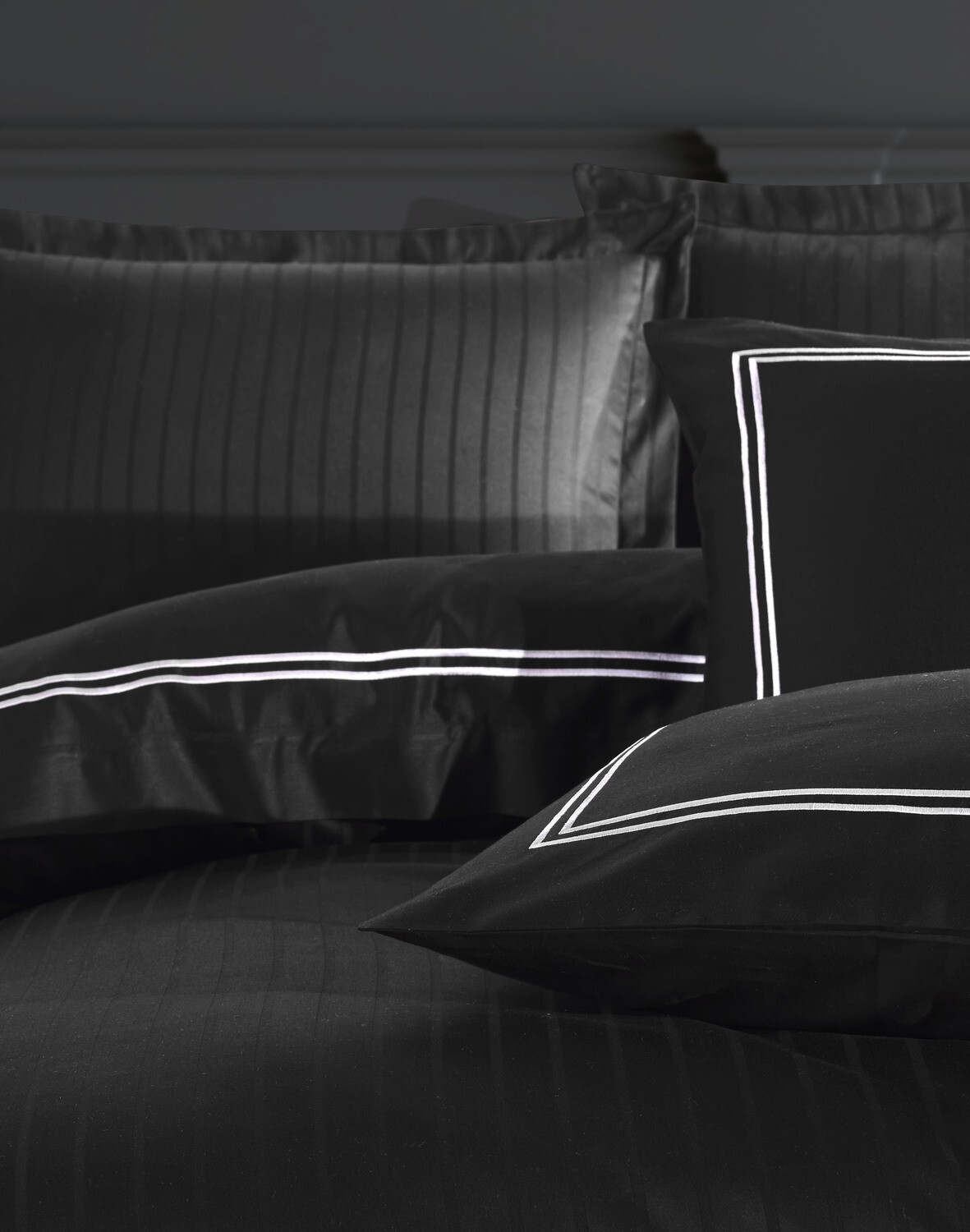 Dantela İmge Two-Person Embroideried Coton Sateen Duvet Cover Set Black