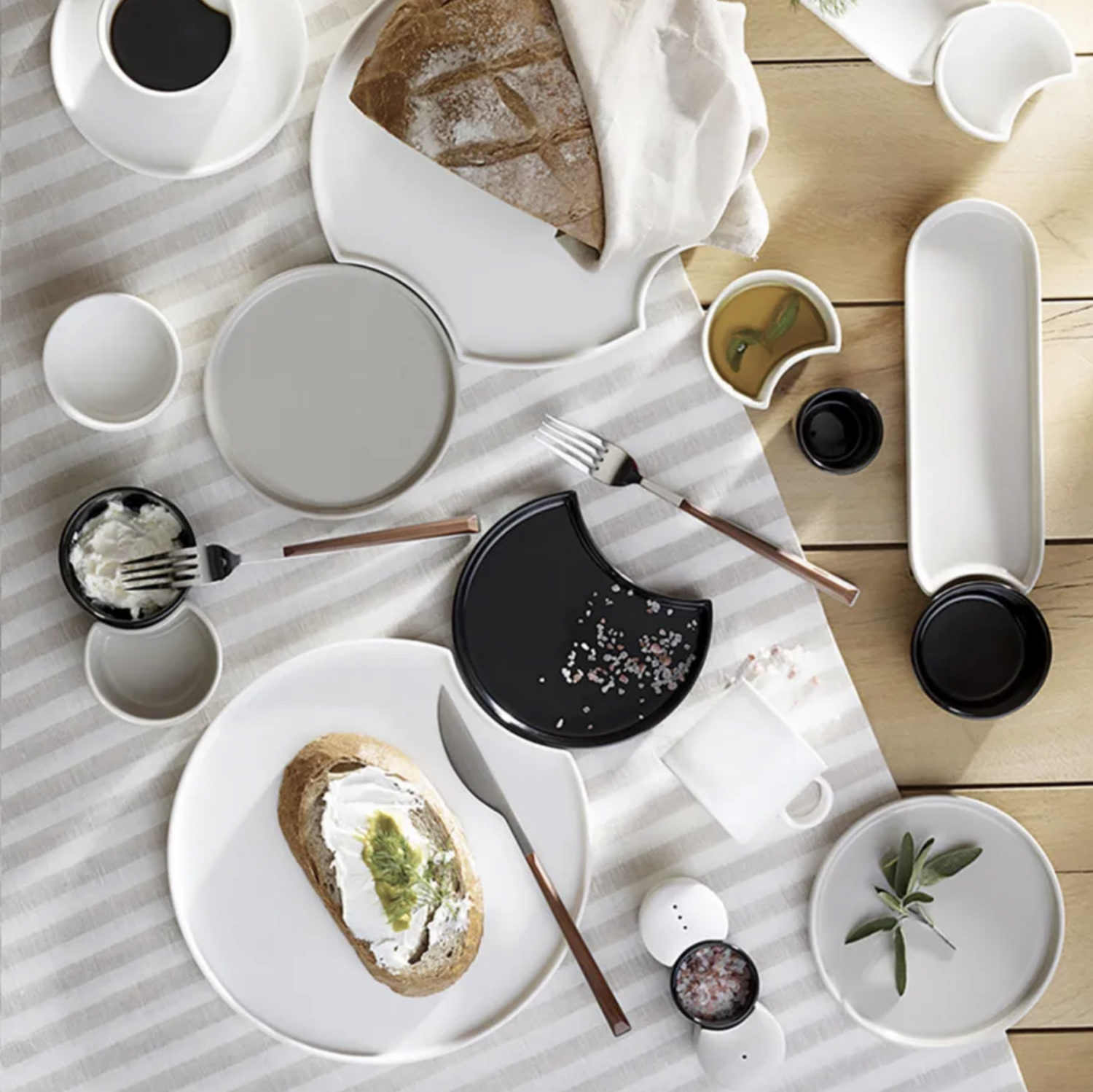 Karaca Hussein Chalayan Poly 28 Piece 6 Person Breakfast Set