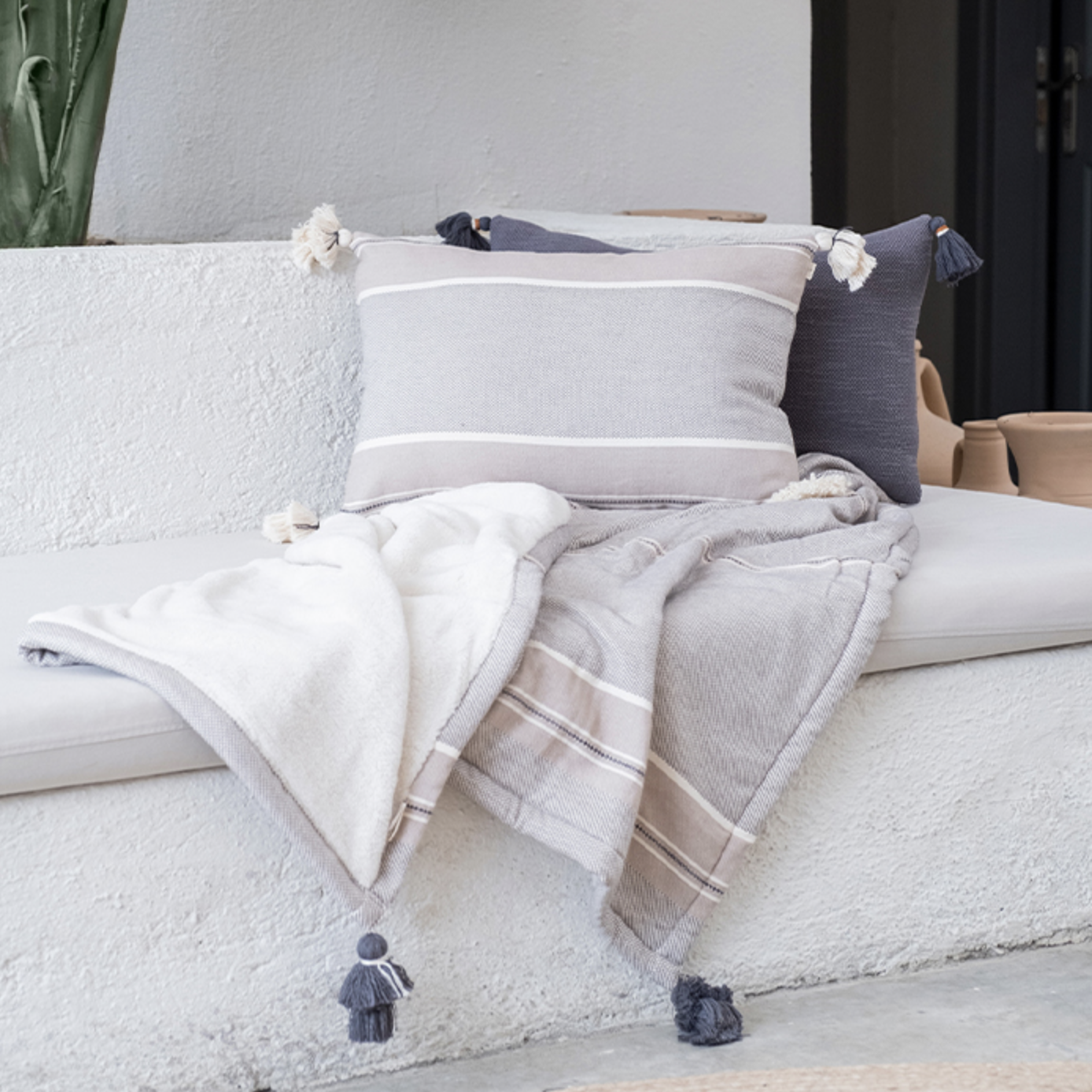 Buldans Brunella Cushion 35x55 cm Anthracite