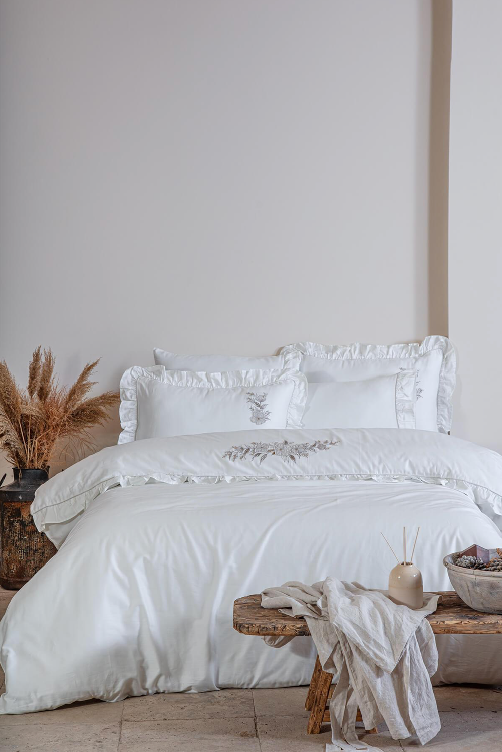 Ecocotton Vanya Dekbedovertrek set 100% Biologisch Katoen Satijn Applique Geborduurd Crème 240x220 Cm