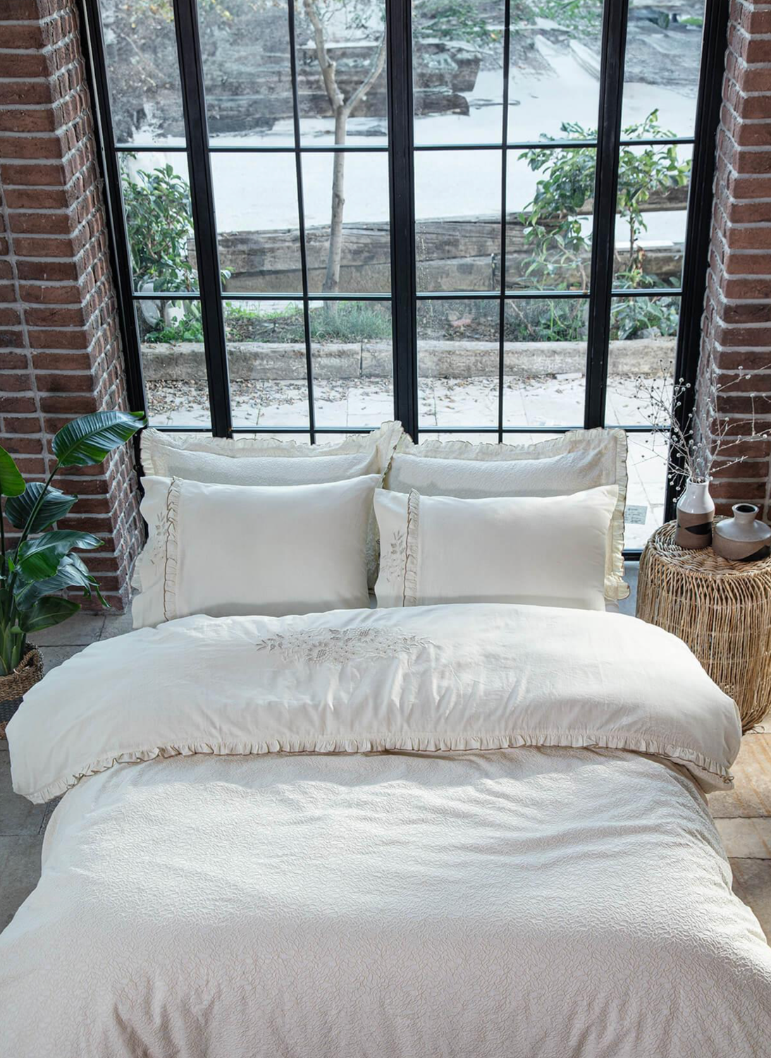 Ecocotton Flora Dekbedovertrek set 100% Organisch Katoen Linnen Crème 220x240 cm Ecocotton Flora Dekbedovertrek set 100% Organisch Katoen Linnen Crème 220x240 cm