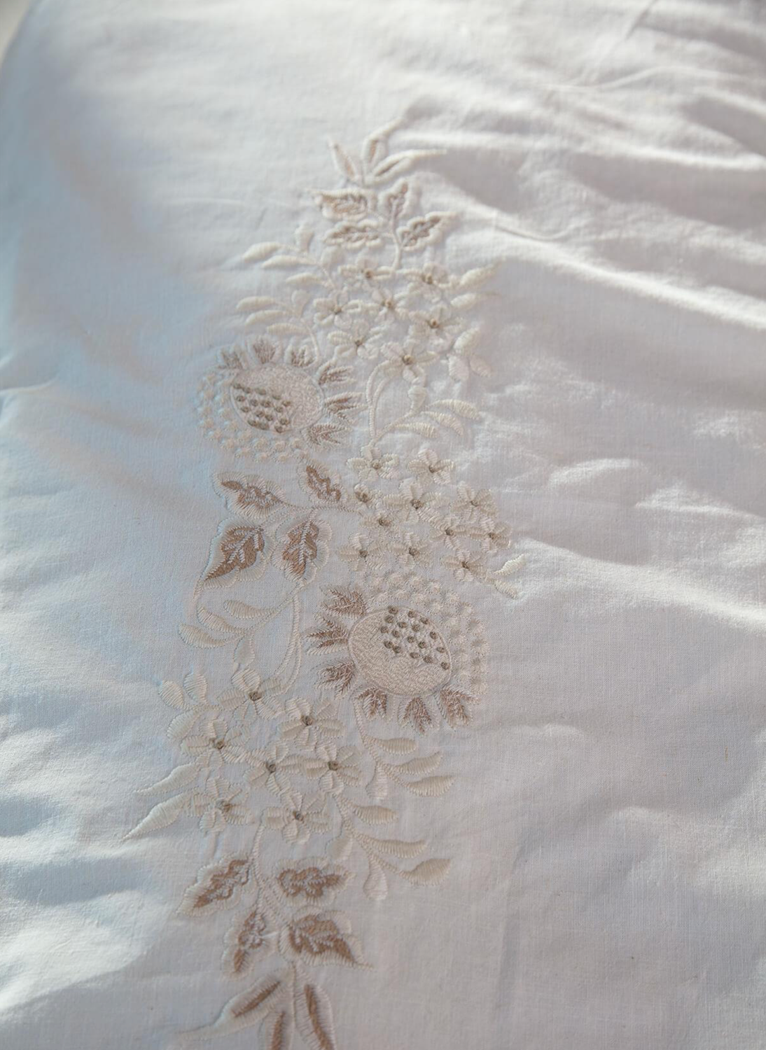 Ecocotton Flora Dekbedovertrek set 100% Organisch Katoen Linnen Crème 220x240 cm Ecocotton Flora Dekbedovertrek set 100% Organisch Katoen Linnen Crème 220x240 cm