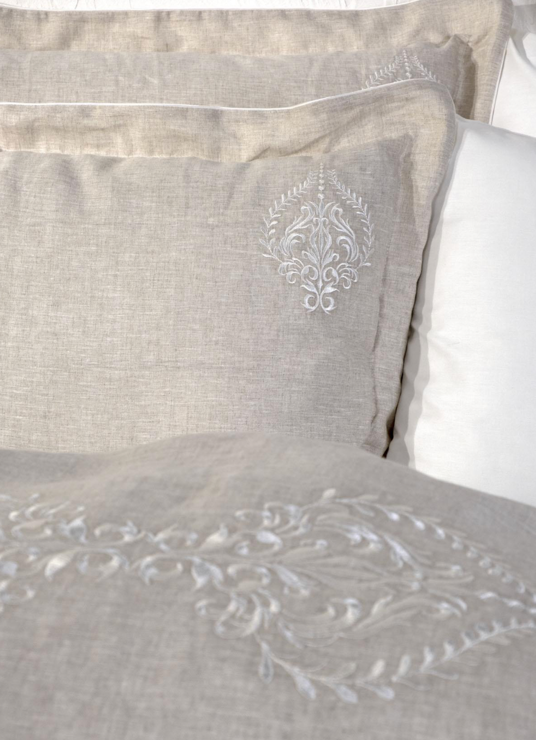 Ecocotton Hanzade Dekbedovertrek Set 100% Organisch Katoen Satijn Linnen Geborduurd Zilver 240x220 Cm