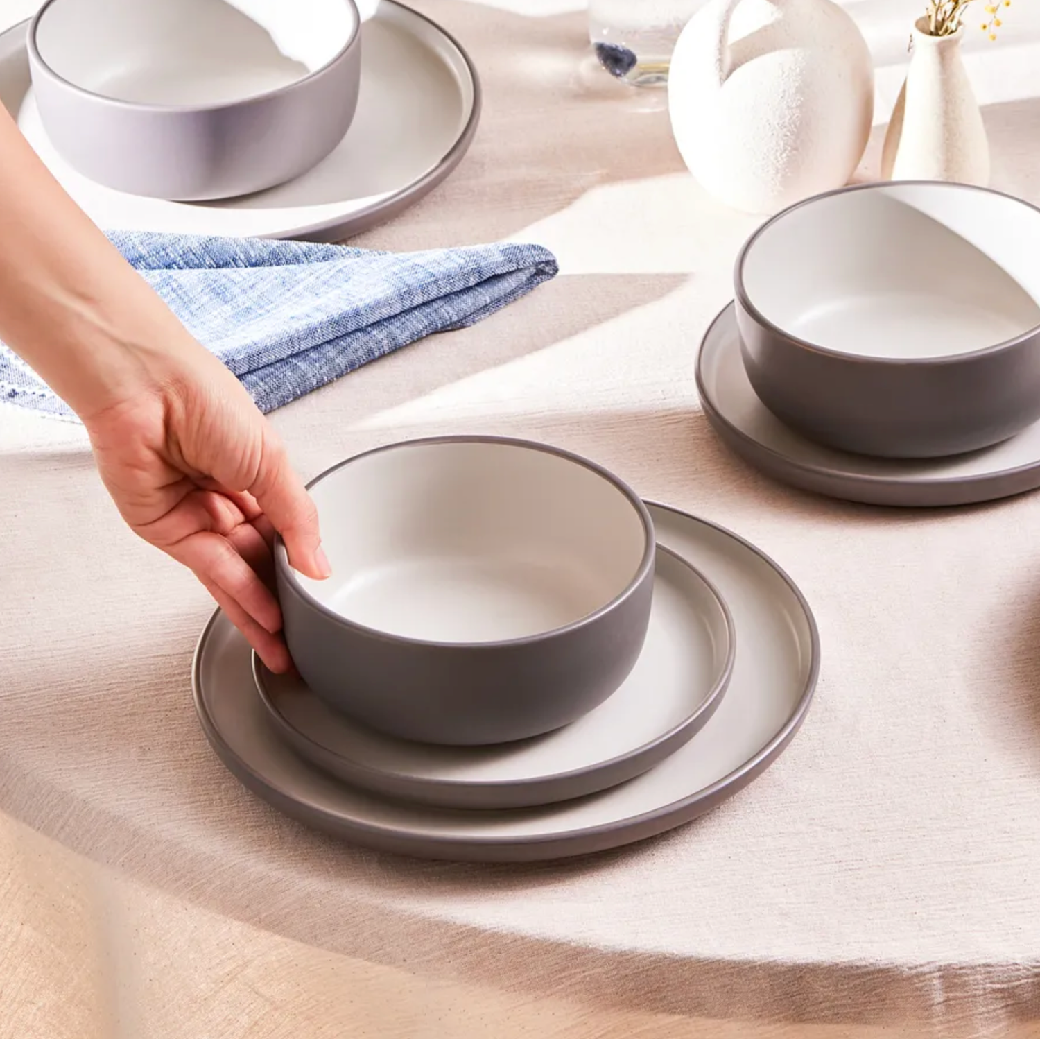 Karaca Riley 6 Person Dinnerware Set, 18 Piece