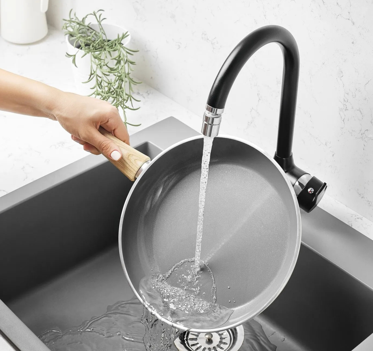 Karaca Swiss Crystal Induction Pan Creamy, 30 Cm