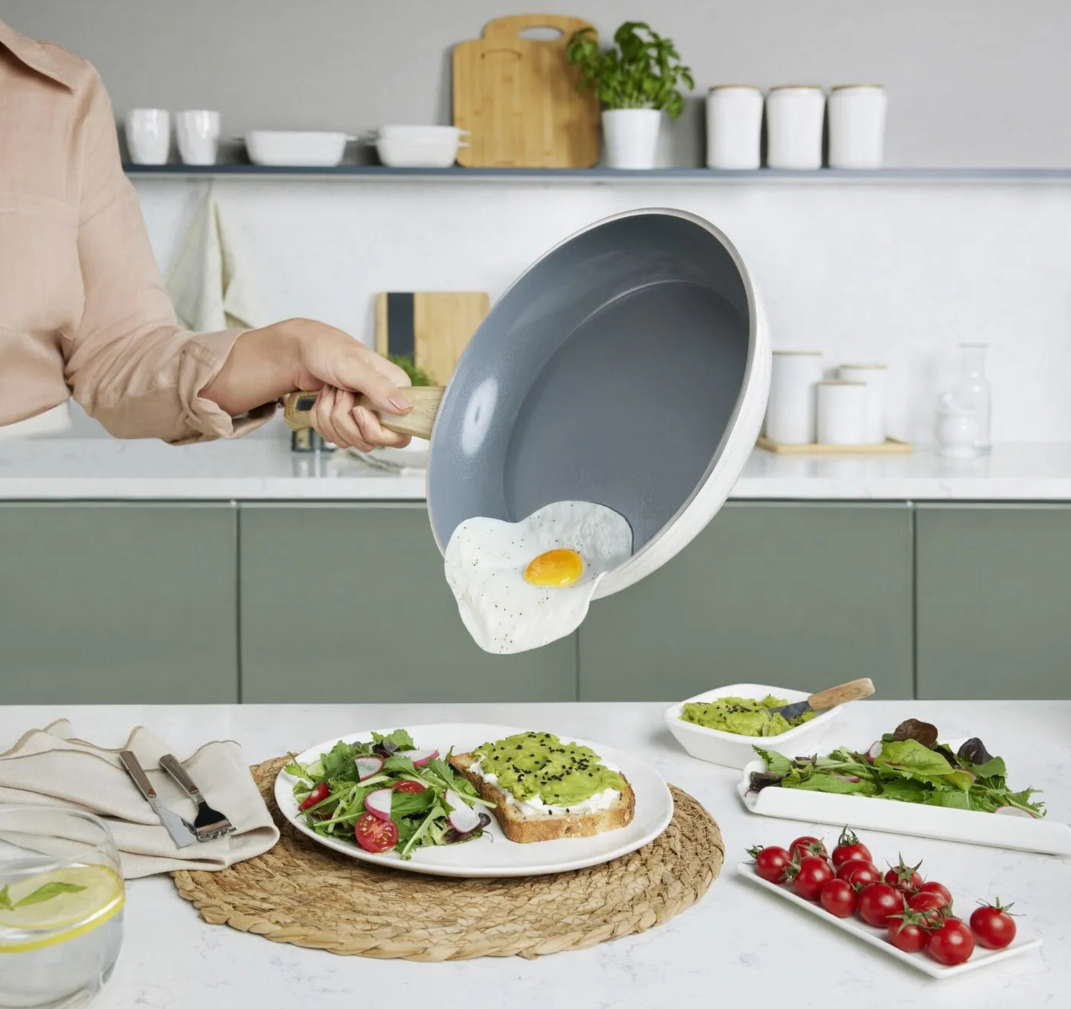 Karaca Swiss Crystal Induction Pan Creamy, 30 Cm