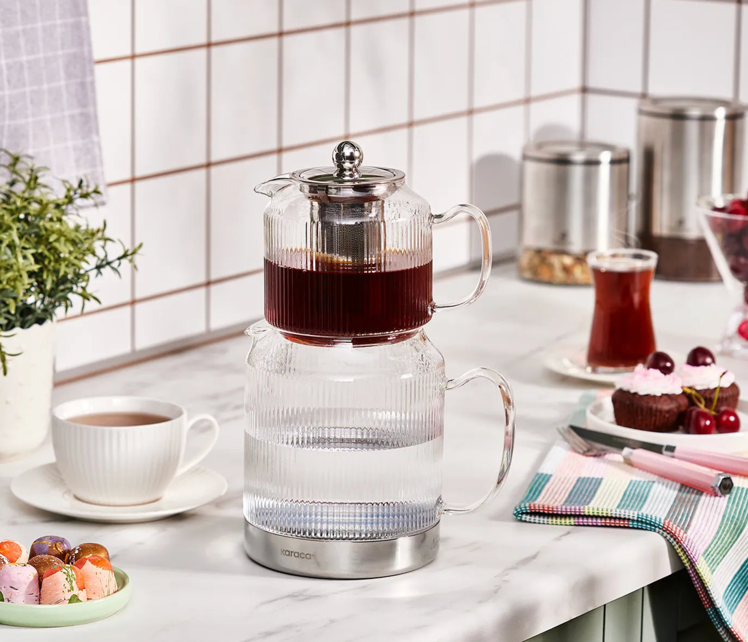 Theepot en Glazen Set