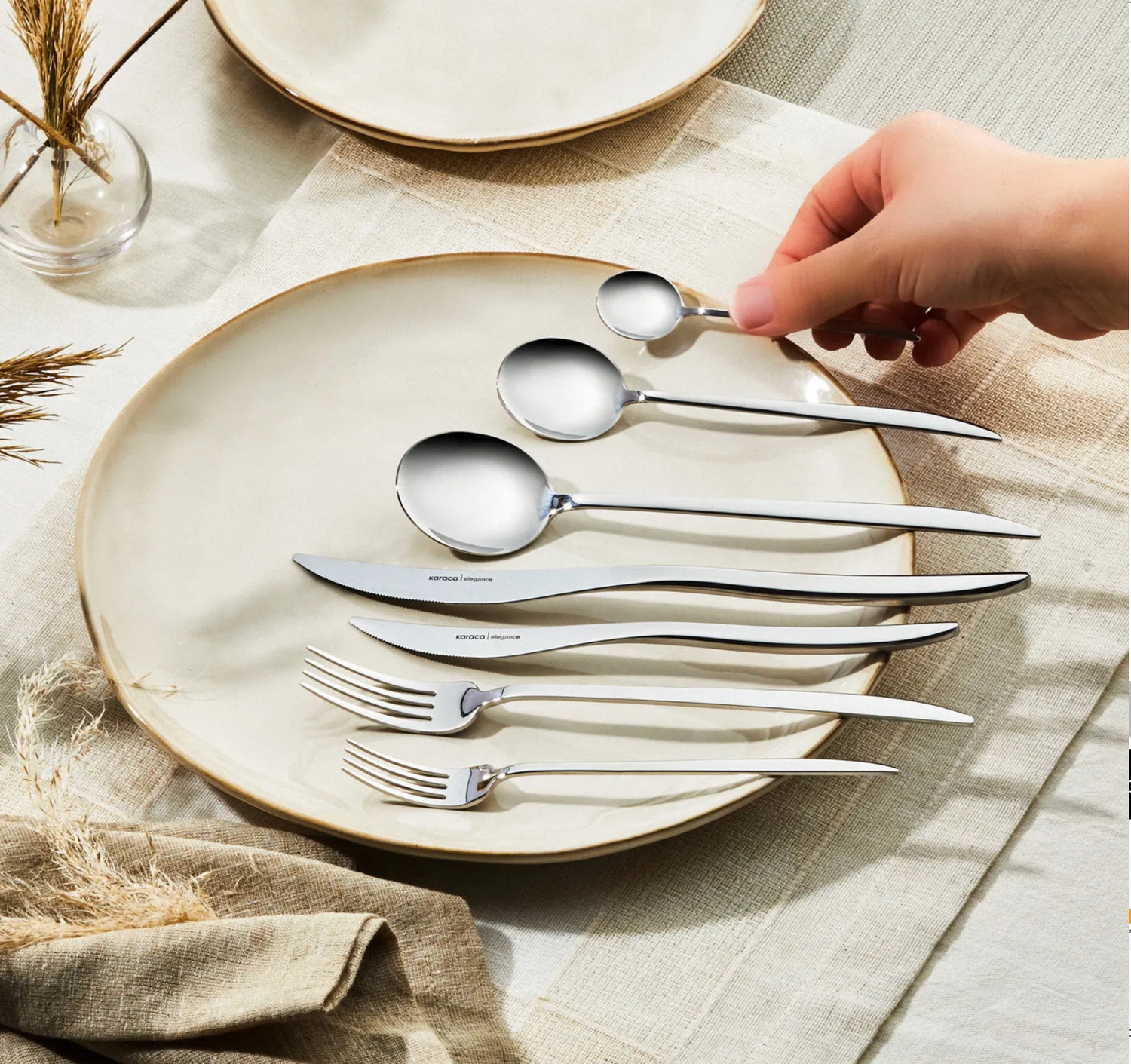 Karaca Amour 84 Piece Elegance Cutlery Set With Box for 12 Person