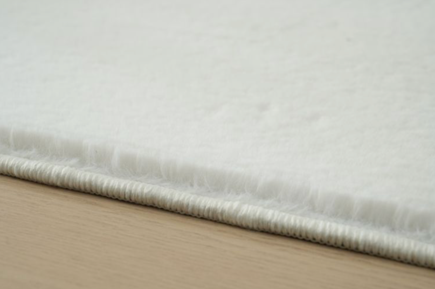 Pelus Basic Cream Carpet