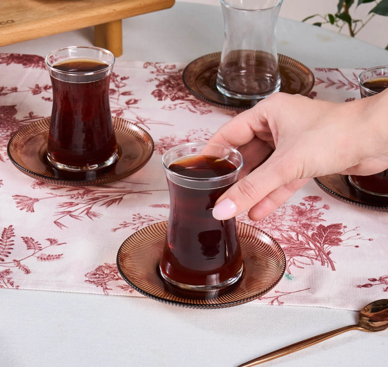 Karaca Juliet Brown 6-Person Tea Set