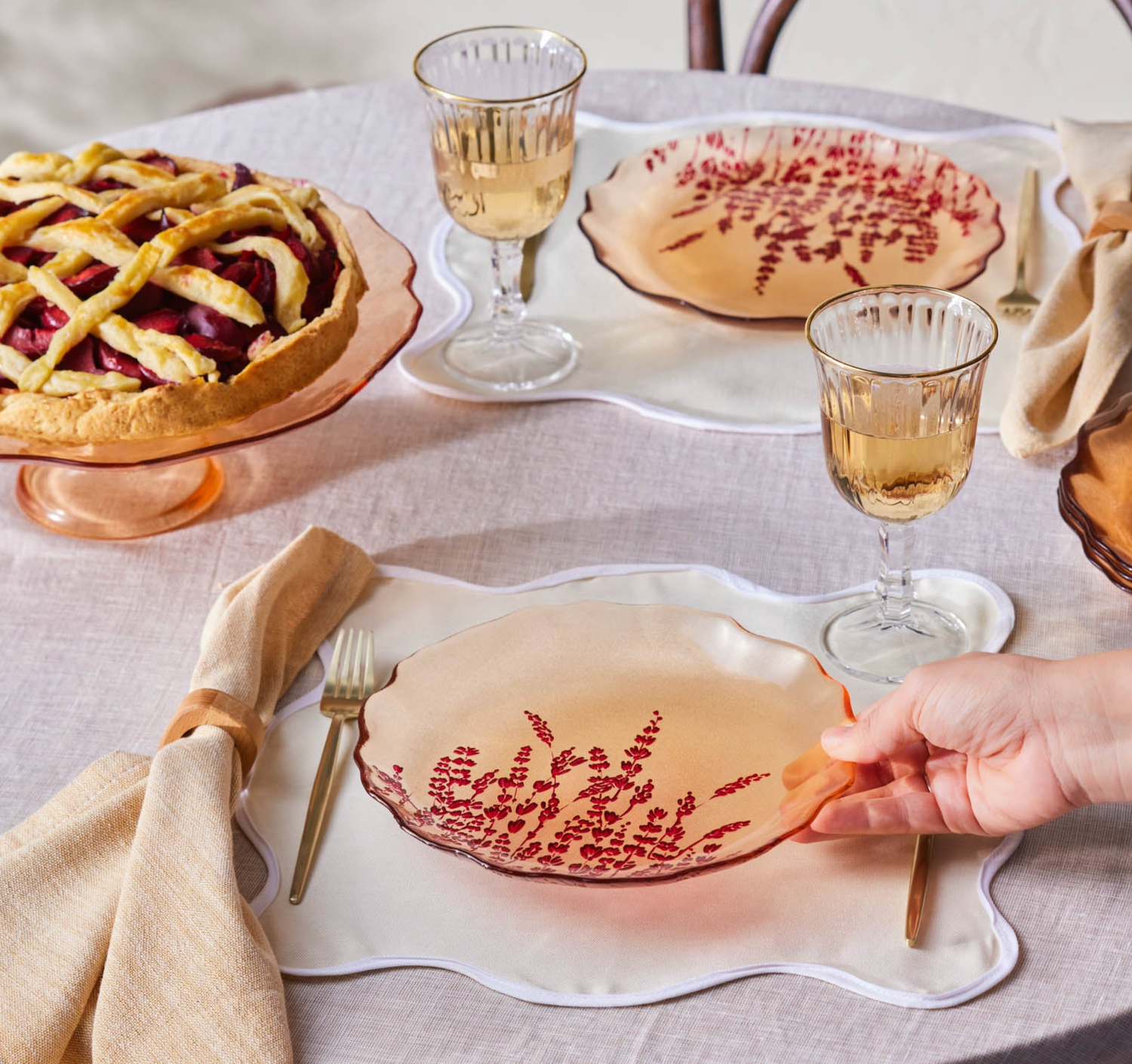 Karaca Red Lavender 7-Piece Cake Set