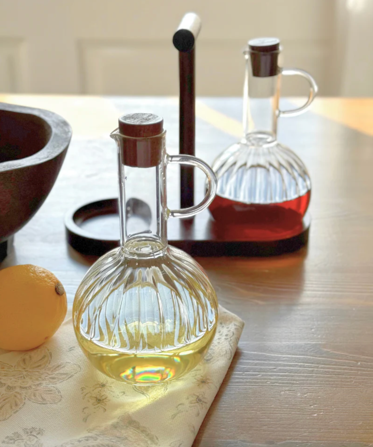 Stripe Acacia wood oil-and-vinegar set | Borosilicate glass