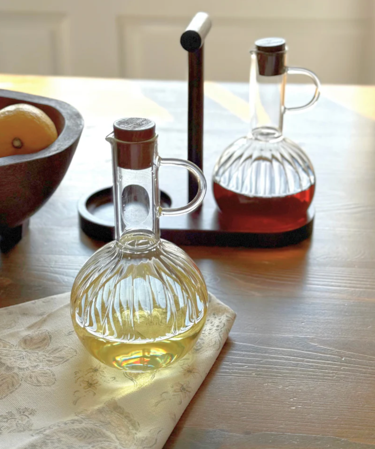Stripe Acacia wood oil-and-vinegar set | Borosilicate glass