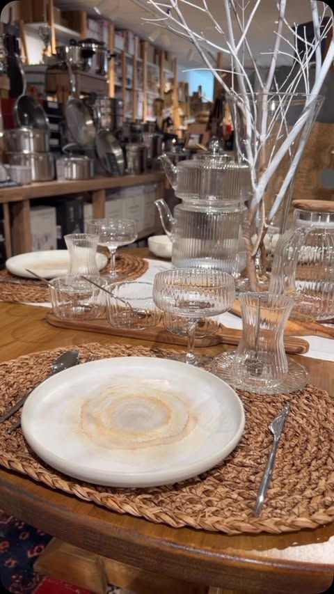 Stripe Carafe with acacia lid 1800 ml