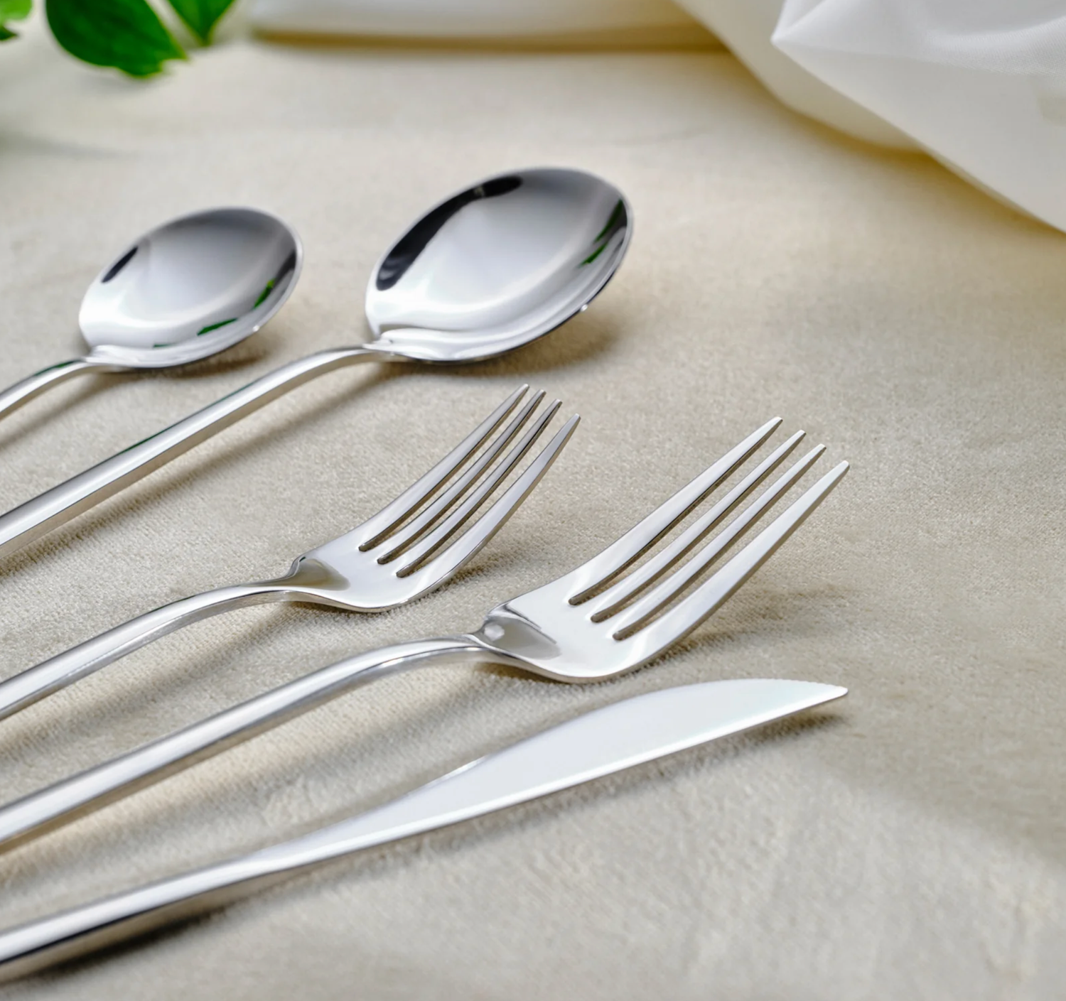 Karaca Orion Platinum 84-Piece Cutlery Set for 12 People