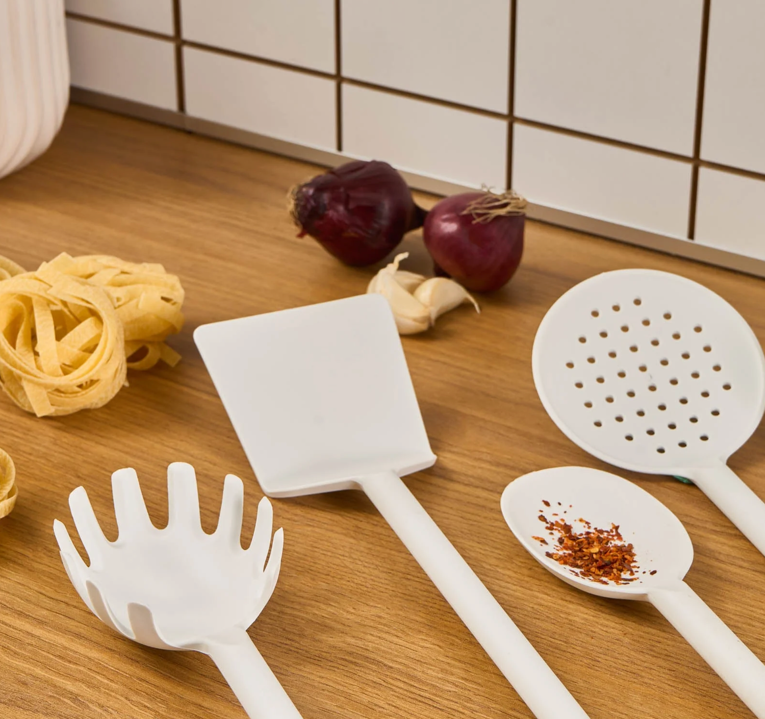Karaca Simple 5-Piece Utensil Set, White