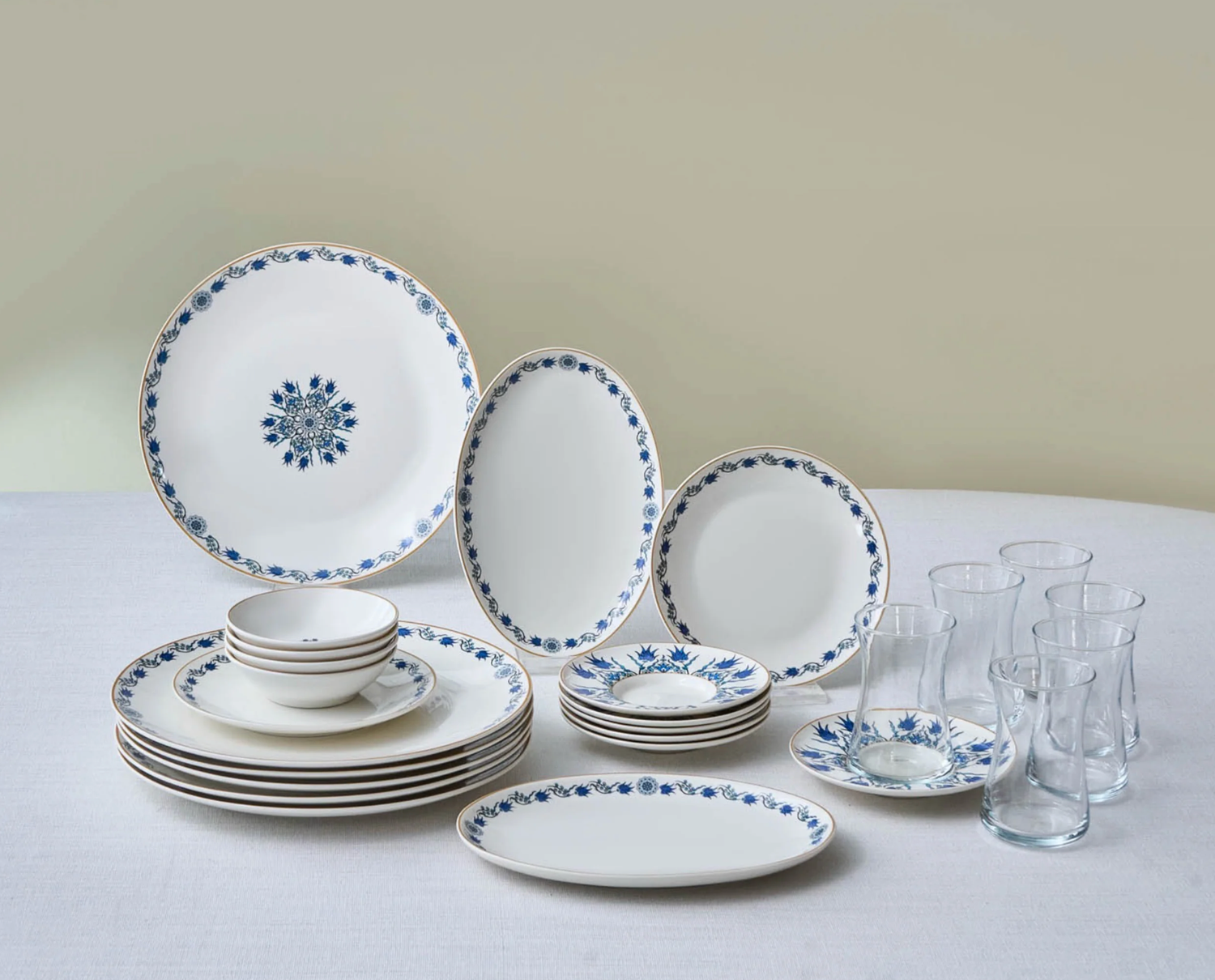 Karaca İznik 26-Piece 6-Person Breakfast Set