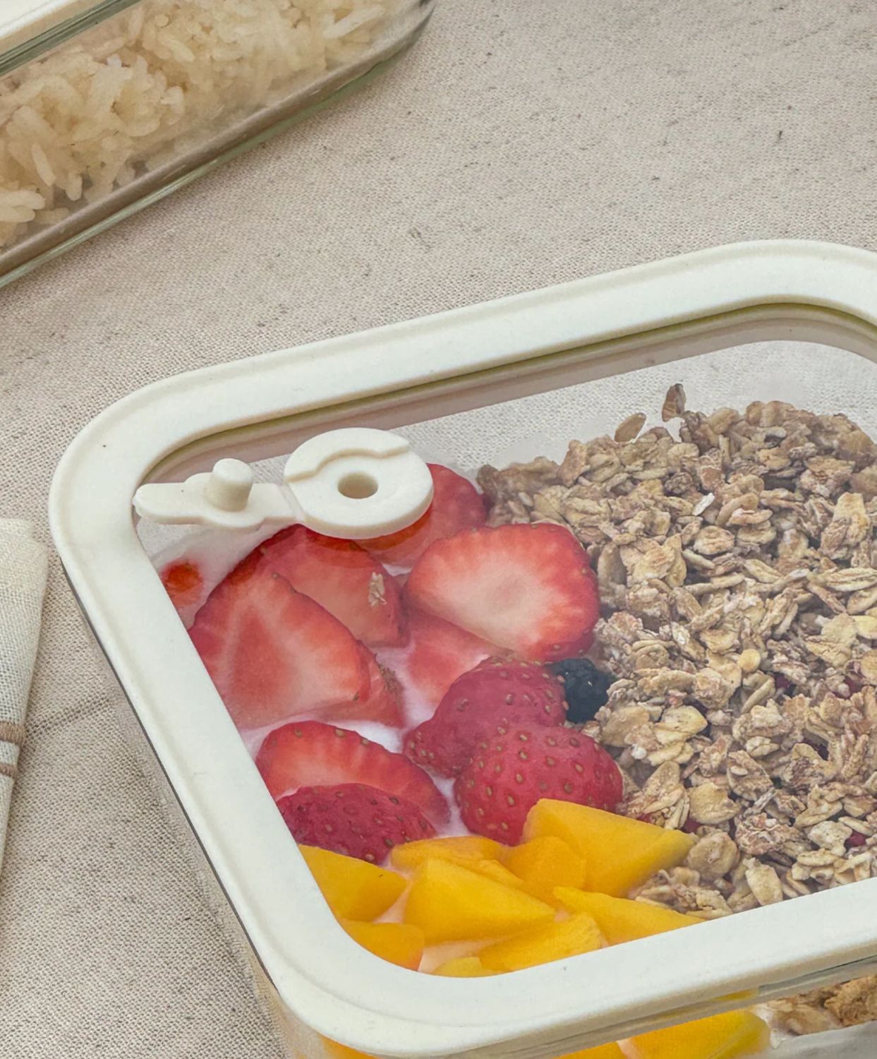 820 ml bej renkli şeffaf saklama kabı