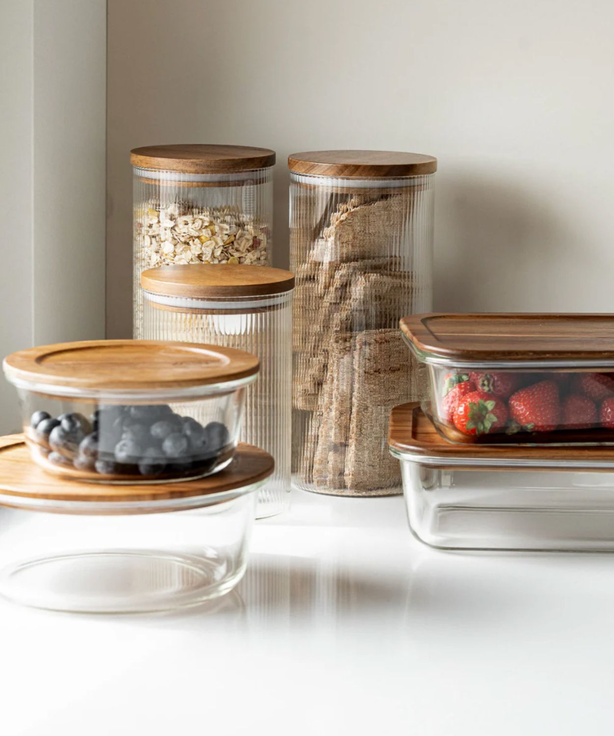 Storage container with acacia lid 640 ml Storage container with acacia lid 640 ml