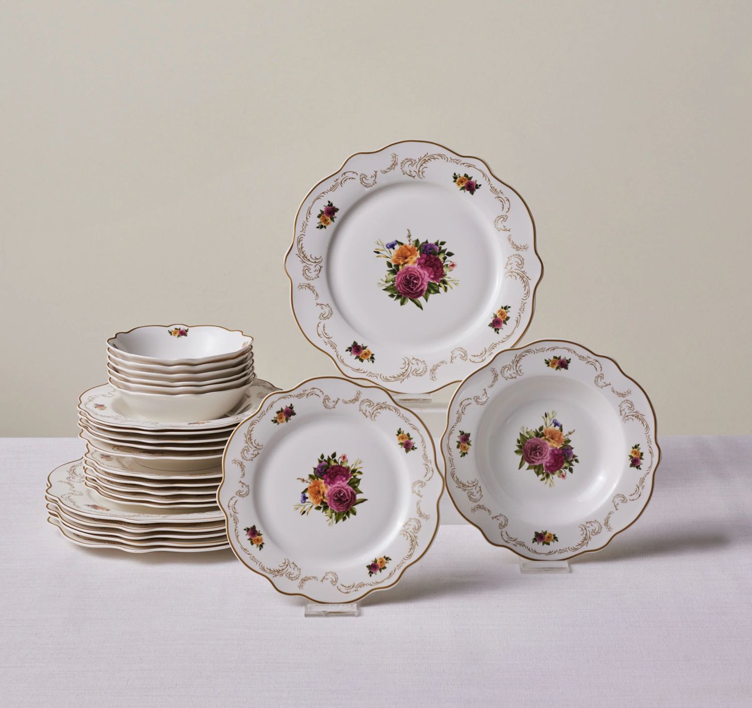 Karaca Antique Porselein 24 Delig 6-Persoons Serviesset Karaca Antique Porselein 24 Delig 6-Persoons Serviesset