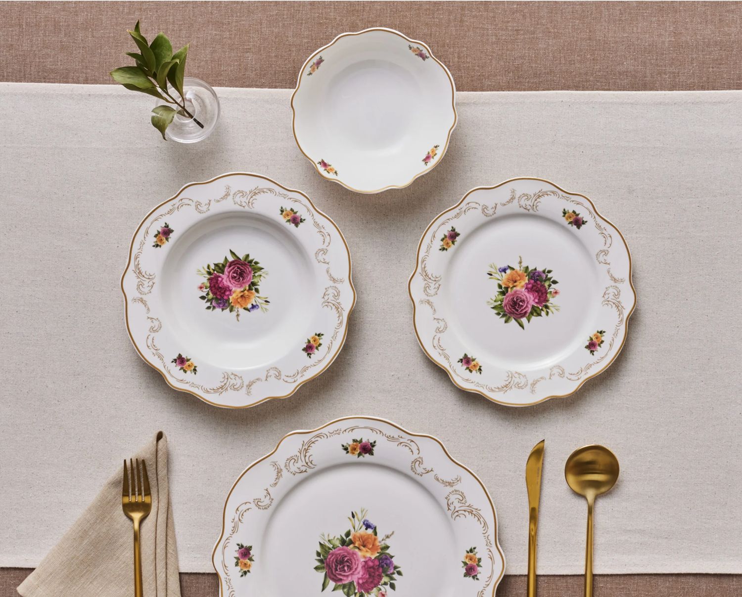 Karaca Antique Porselein 24 Delig 6-Persoons Serviesset Karaca Antique Porselein 24 Delig 6-Persoons Serviesset