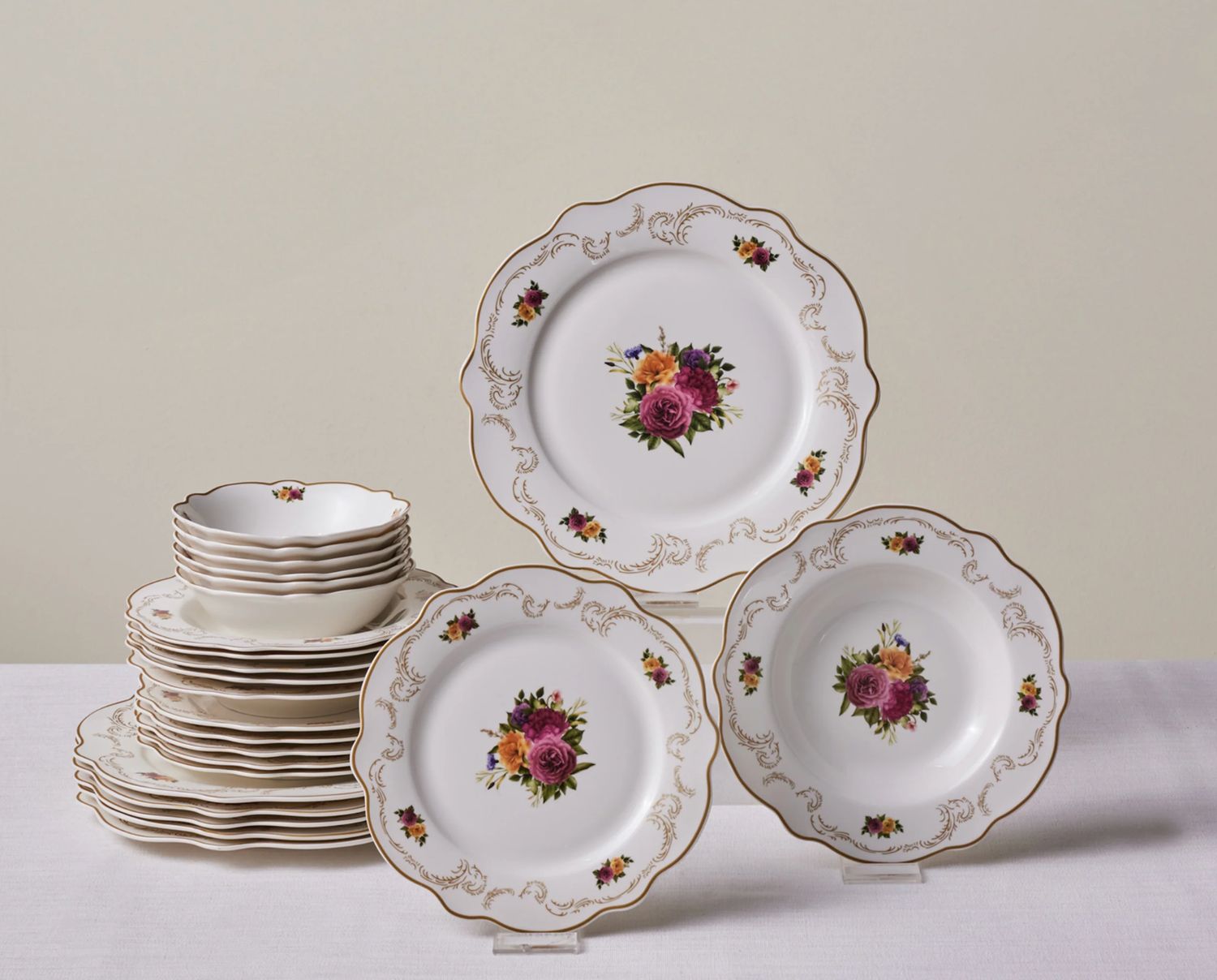 Karaca Antique Porselein 24 Delig 6-Persoons Serviesset Karaca Antique Porselein 24 Delig 6-Persoons Serviesset