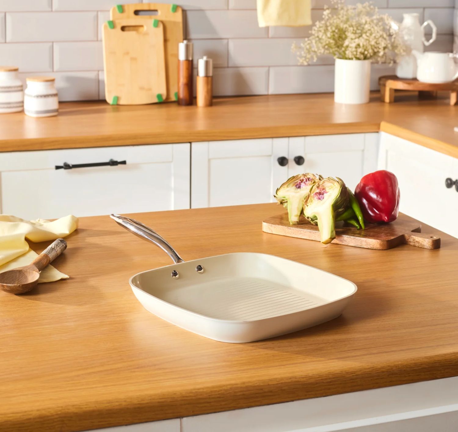 Karaca Swiss Kristal Almond Cream Saplı Izgara Tava 28 cm