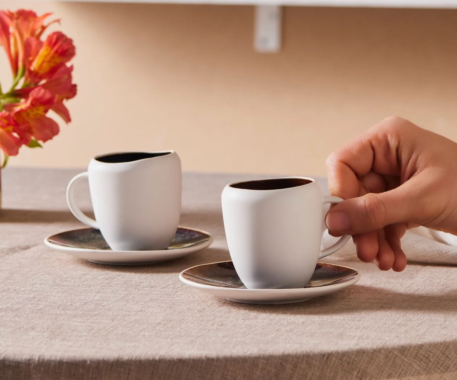 Karaca Earth Collection New Galactic, 2-delige koffiekopjesset voor 1 persoon, 100 ml, Wit Karaca Earth Collection New Galactic, 2-delige koffiekopjesset voor 1 persoon, 100 ml, Wit