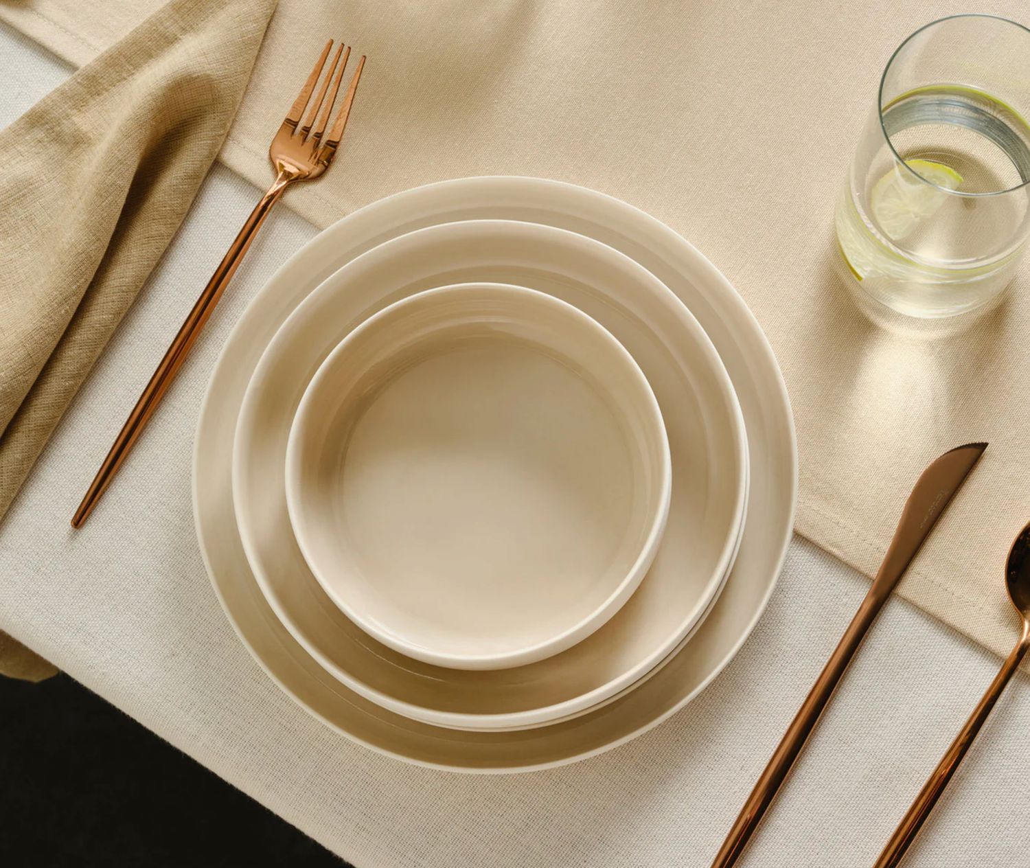 Karaca Earth Collection Finesse 24-delige servies voor 6 personen, beige