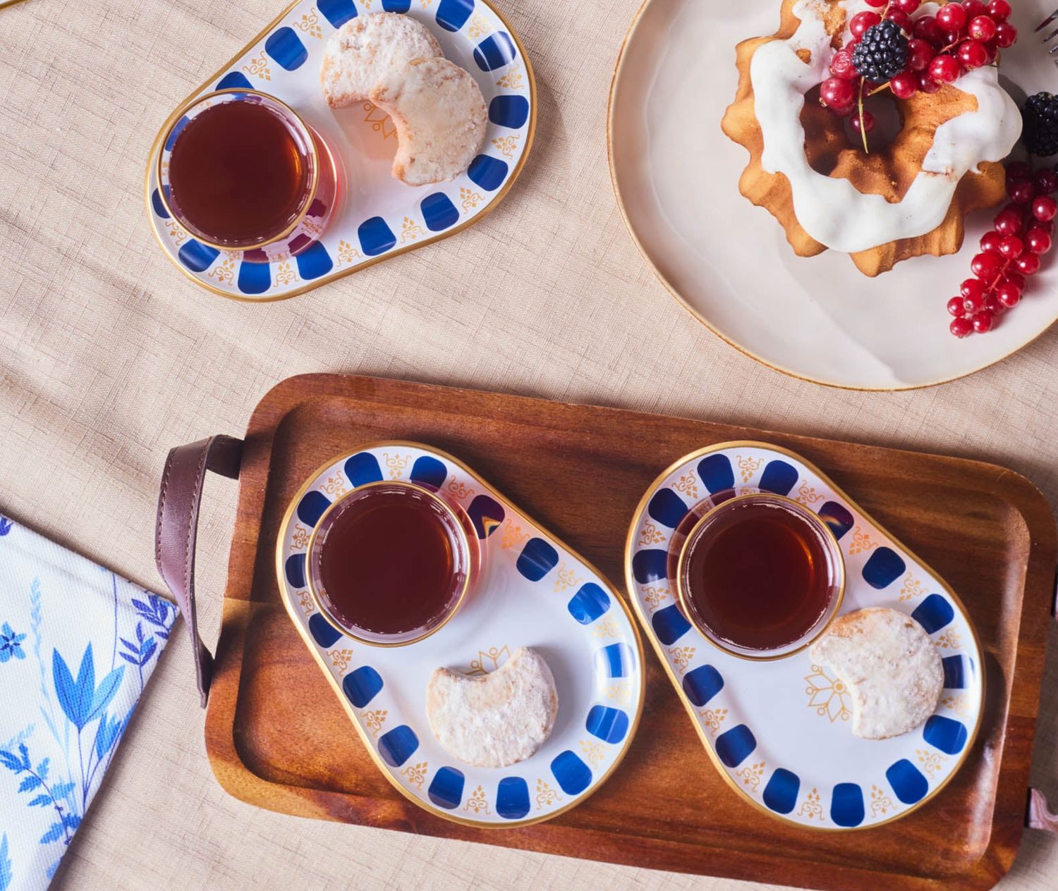 Karaca Belem Navy 12-delige theeglazen set