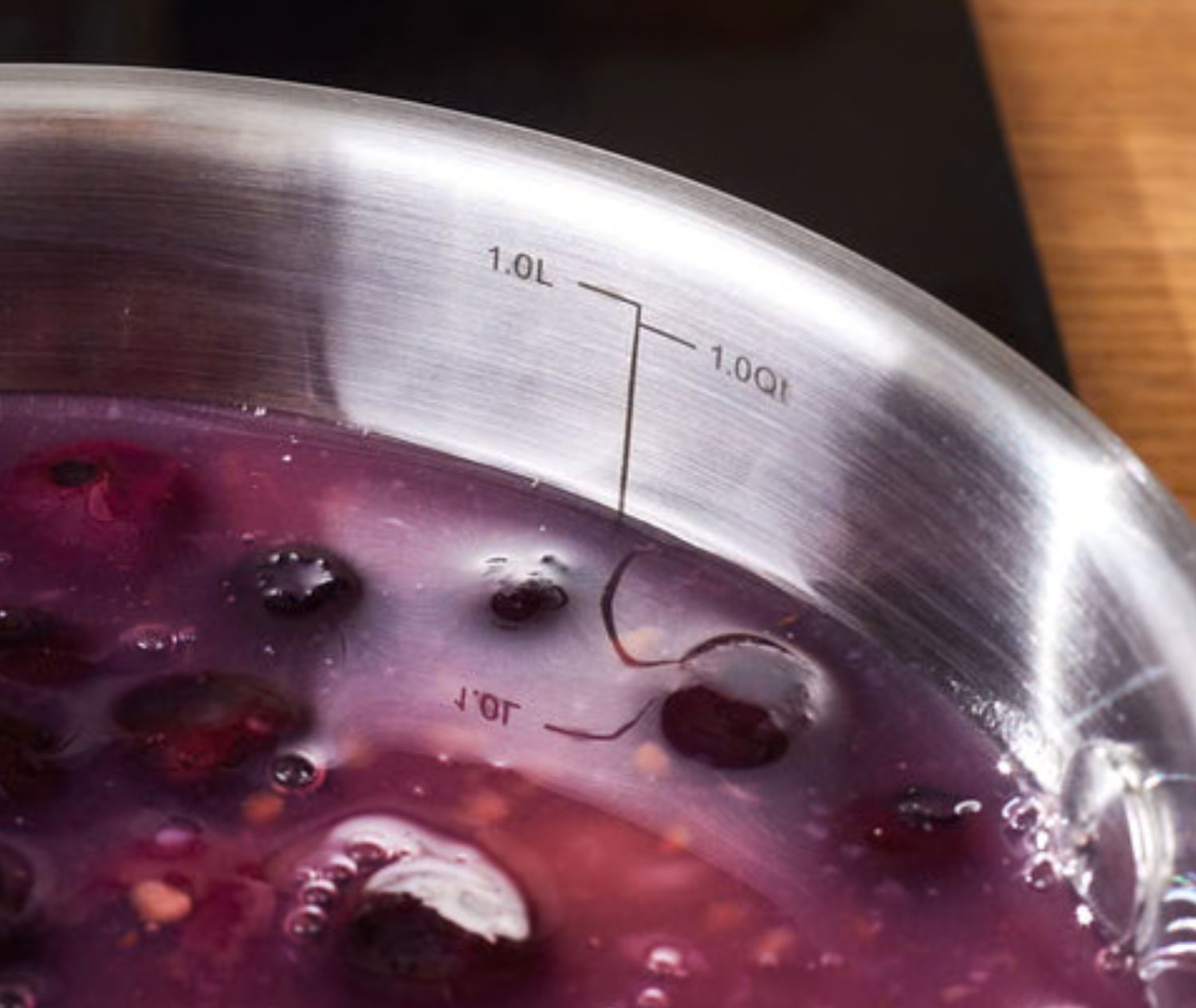 Karaca Elite roestvrijstalen inductie kookpot met deksel, 14 cm, zilver Karaca Elite roestvrijstalen inductie kookpot met deksel, 14 cm, zilver