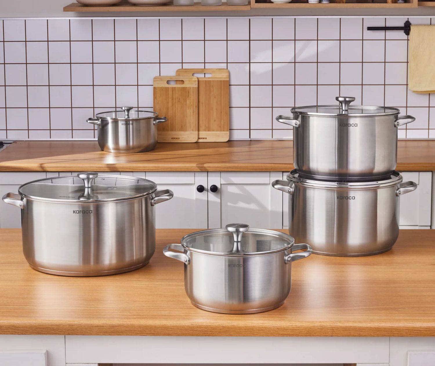 Karaca Elite roestvrijstalen inductie kookpot met deksel, 20 cm, zilver Karaca Elite roestvrijstalen inductie kookpot met deksel, 20 cm, zilver