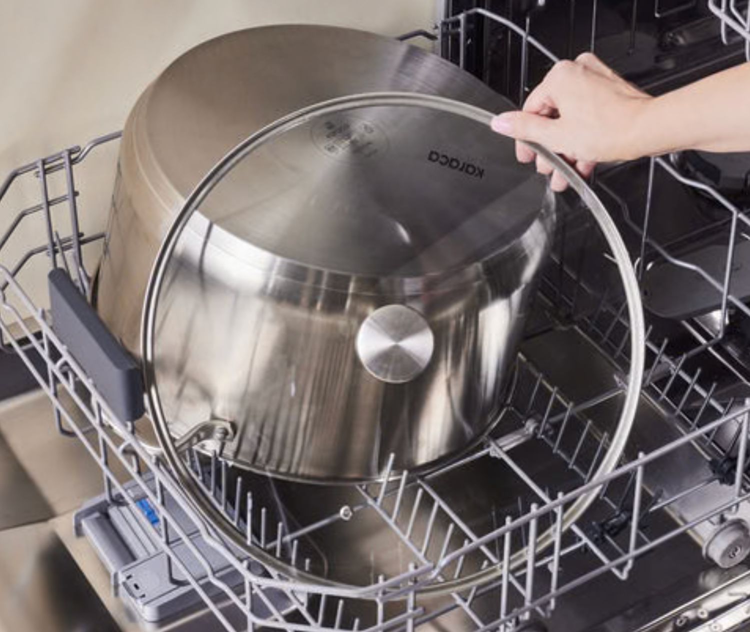 Karaca Elite roestvrijstalen inductie kookpot met deksel, 34 cm, zilver Karaca Elite roestvrijstalen inductie kookpot met deksel, 34 cm, zilver