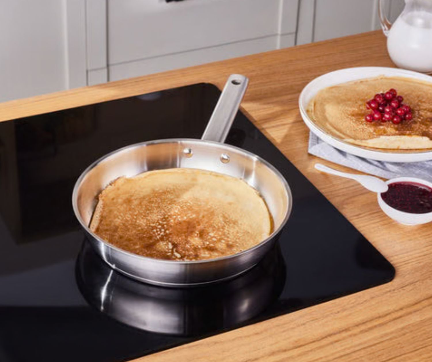 Karaca Elite roestvrijstalen inductie koekenpan, 24 cm, zilver Karaca Elite roestvrijstalen inductie koekenpan, 24 cm, zilver