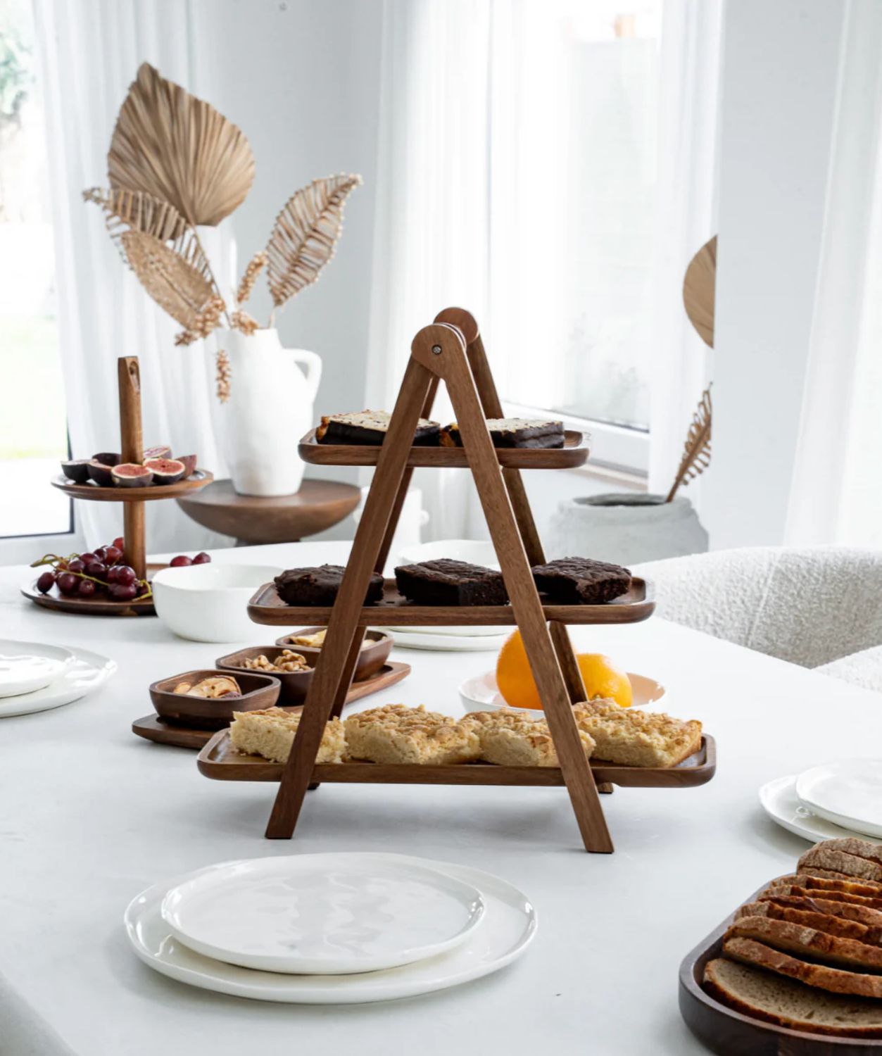 Acacia Scala Etagere