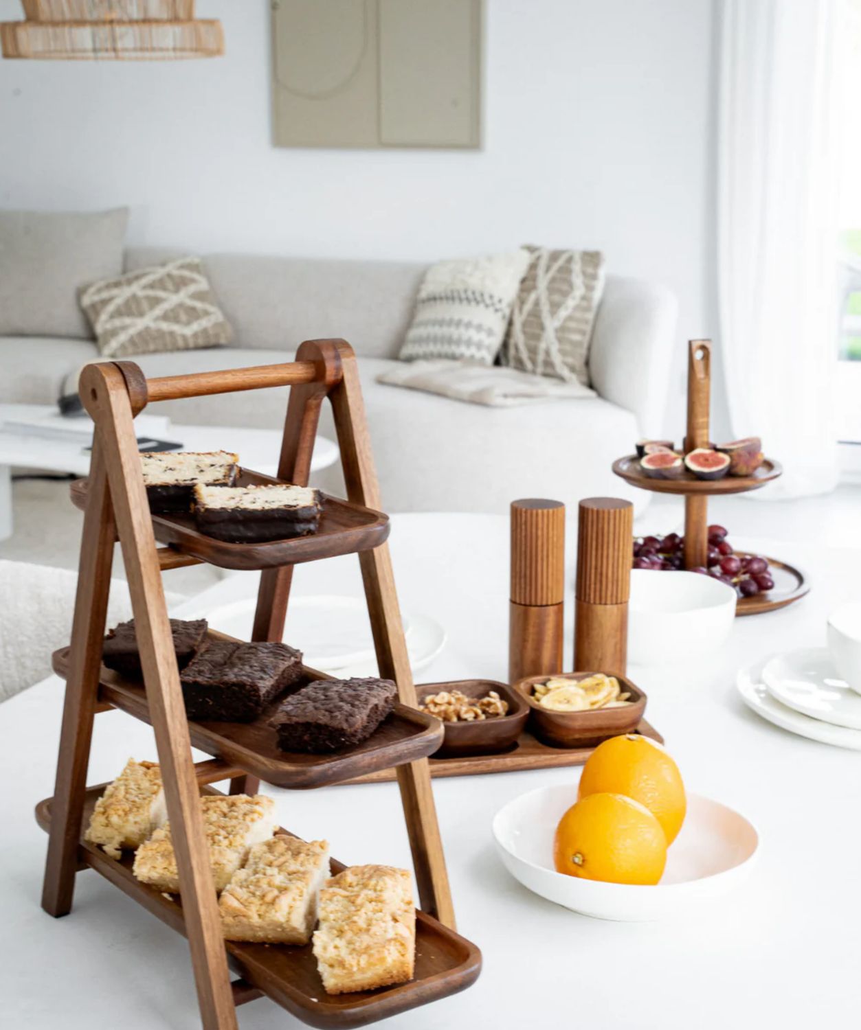 Acacia Scala Etagere